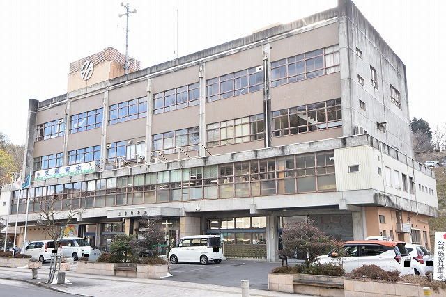近くの三春町役場まで2,400m(徒歩30分)