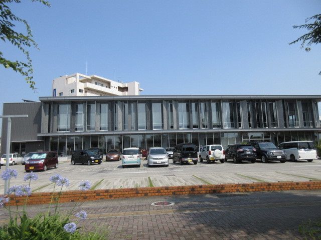 近くの福岡銀行まで700m（徒歩9分）