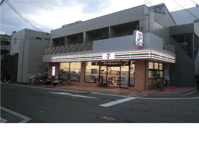近くのセブンイレブン本山中町店様まで400m（徒歩5分）