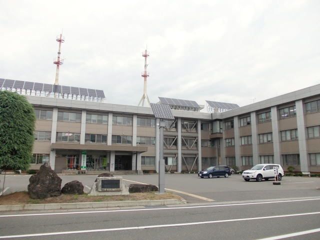 近くの平鹿地域振興局まで550m（徒歩7分）