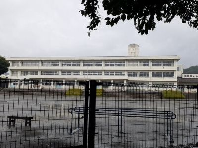 近くの中之条町立中之条小学校まで1,400m（徒歩18分）
