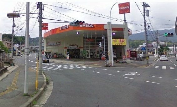 近くのガソリンスタンドまで400m（徒歩5分）