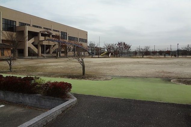 近くの芦刈運動公園まで450m（徒歩6分）