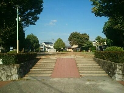 近くの井田公園まで290m(徒歩4分)