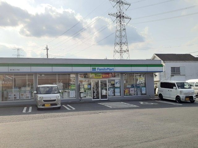 近くのファミリーマート　鶴ヶ島三ツ木まで165m（徒歩3分）