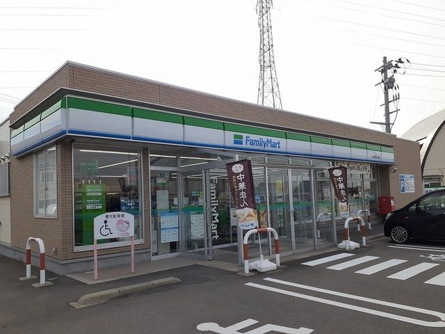 近くのコンビニまで456m（徒歩6分）