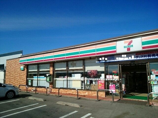 近くのセブンイレブン玉村五料店まで1,200m(徒歩15分)