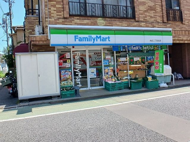 近くのファミリーマートまで20m(徒歩1分)