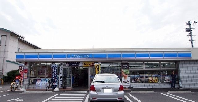 近くのローソンさぬき志度駅前店さんまで400m（徒歩5分）