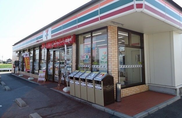 近くのセブンイレブン小城牛津店まで750m(徒歩10分)