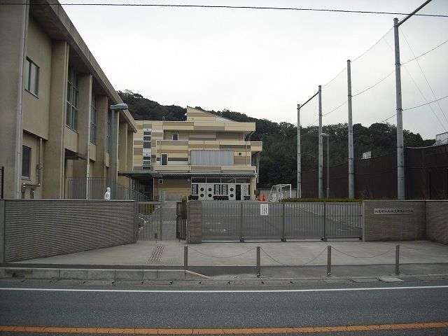 近くの中学校まで550m（徒歩7分）
