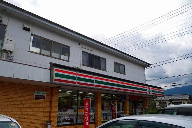 近くのセブンイレブン裾野石脇店まで550m（徒歩7分）
