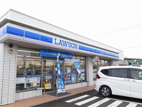近くのローソン鈴鹿南玉垣東店まで450m(徒歩6分)