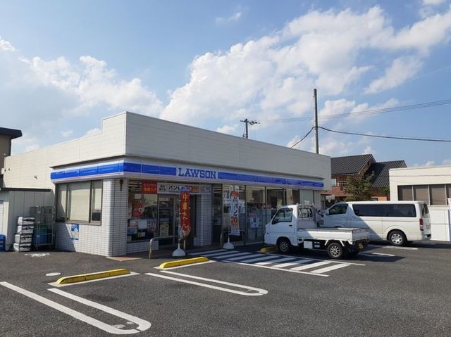 近くのローソンさんまで700m（徒歩9分）