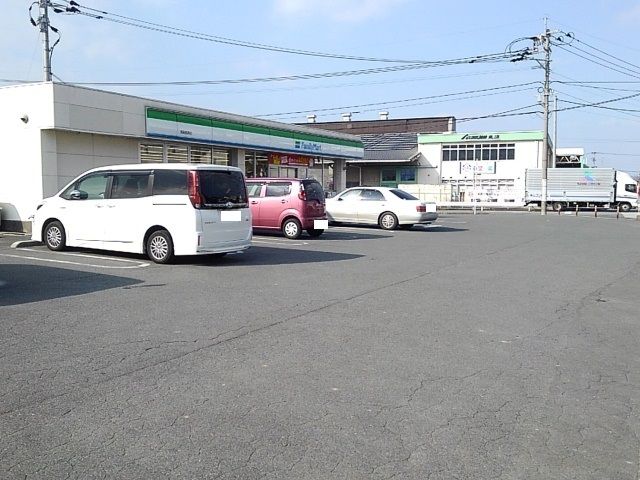 近くのフアミリーマート筑後長浜店まで210m（徒歩3分）