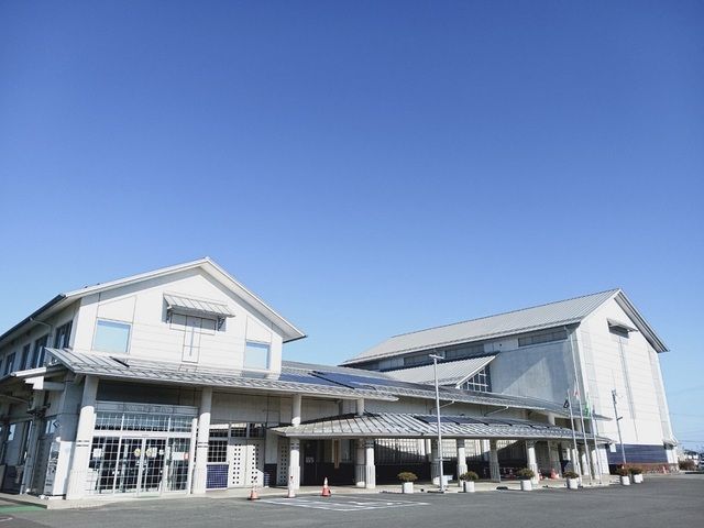 近くの役所まで1,600m（徒歩20分）