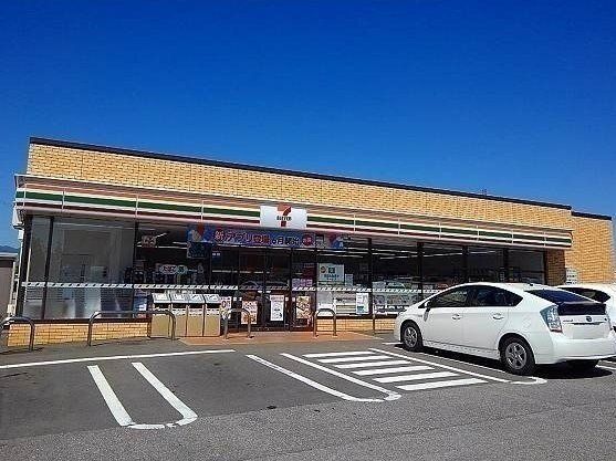 近くのセブンイレブン 御所野堤台店まで450m（徒歩6分）