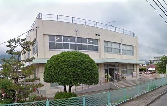 近くの坪井公民館まで650m(徒歩9分)