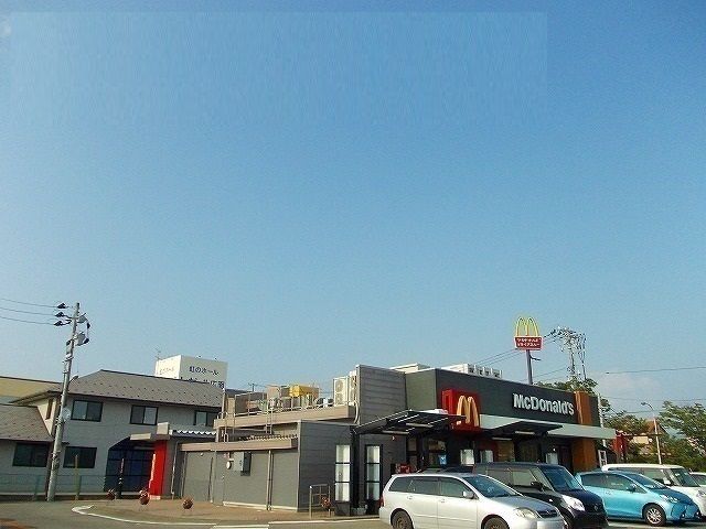 近くのマクドナルド 広面店まで800m(徒歩10分)