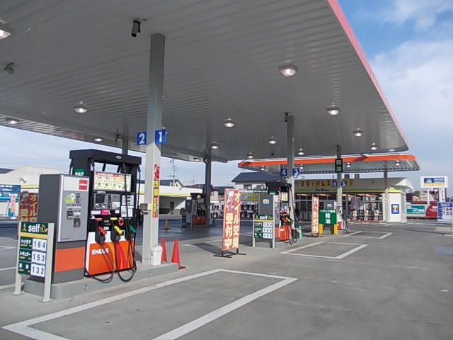 近くのガソリンスタンドまで450m（徒歩6分）