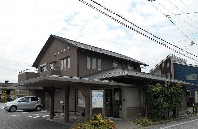 近くの辰巳医院様まで800m(徒歩10分)