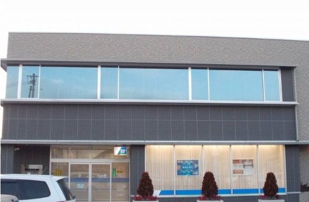 近くの七十七銀行吉岡支店まで1,600m（徒歩20分）