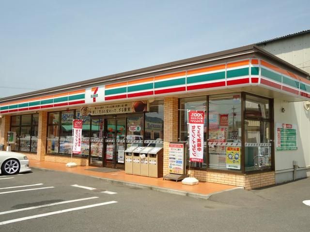 近くのセブンイレブン常田店まで650m（徒歩9分）