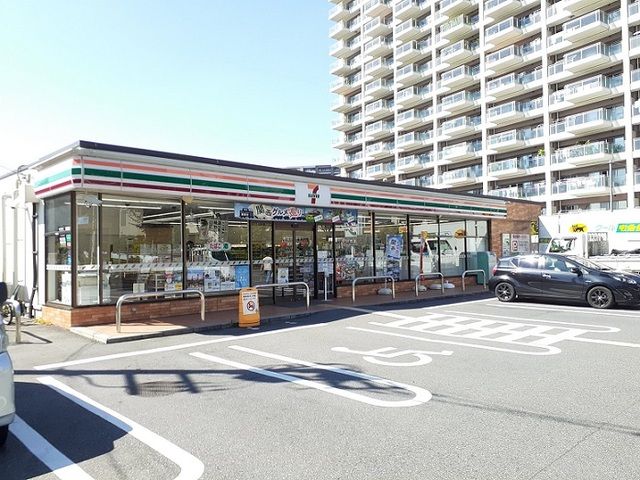 近くのセブン　さいたま上落合3丁目店まで400m（徒歩5分）