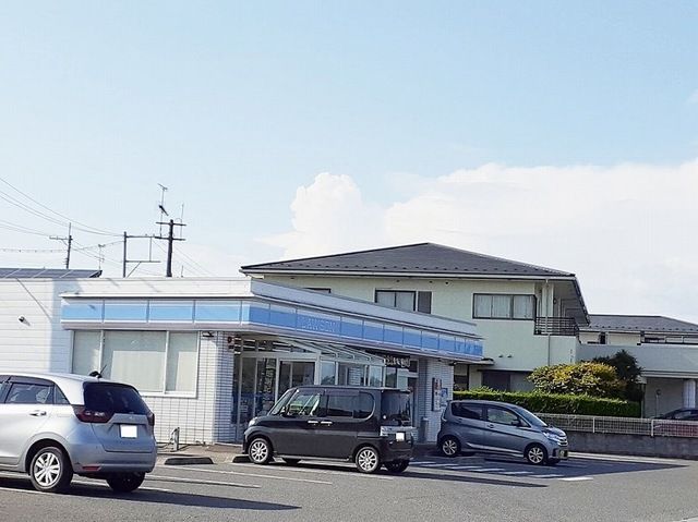 近くのコンビニまで800m（徒歩10分）