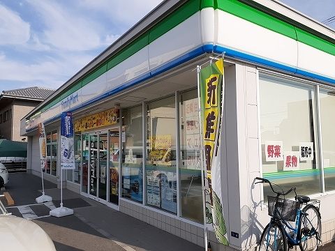 近くのコンビニまで500m（徒歩7分）