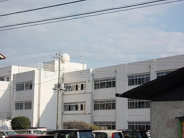 近くの山前小学校まで1,100m（徒歩14分）