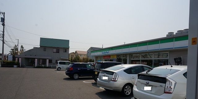 近くのコンビニまで210m（徒歩3分）