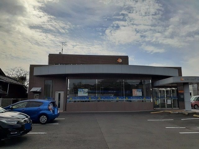 近くの宮崎太陽銀行小林支店まで1,000m（徒歩13分）