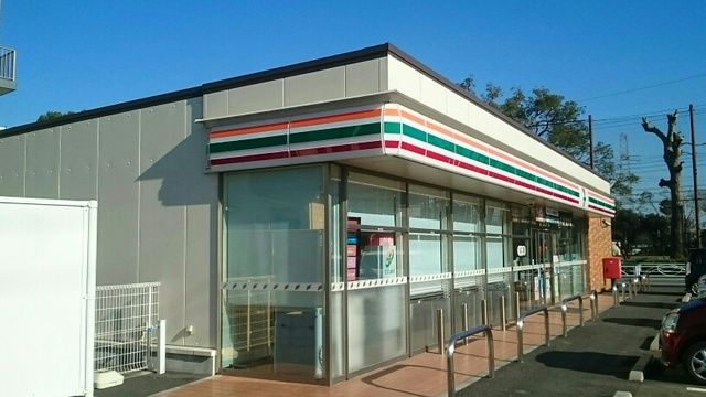 近くのコンビニまで650m（徒歩9分）