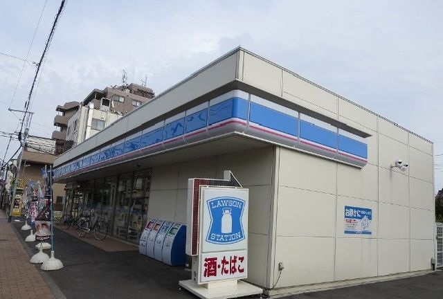 近くのコンビニまで400m（徒歩5分）