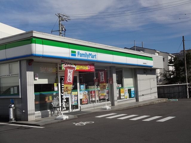 近くのファミリーマート　岡谷塚間町店まで500m（徒歩7分）