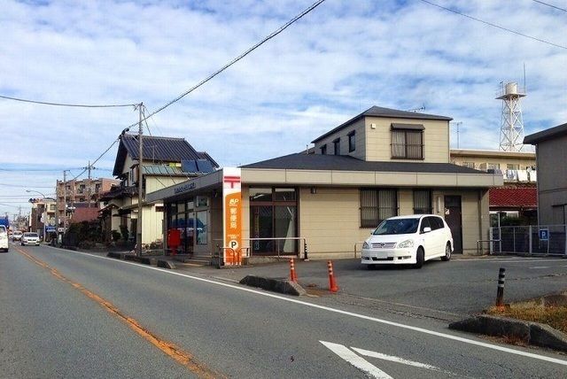 近くの御殿場富士岡郵便局まで1,400m（徒歩18分）