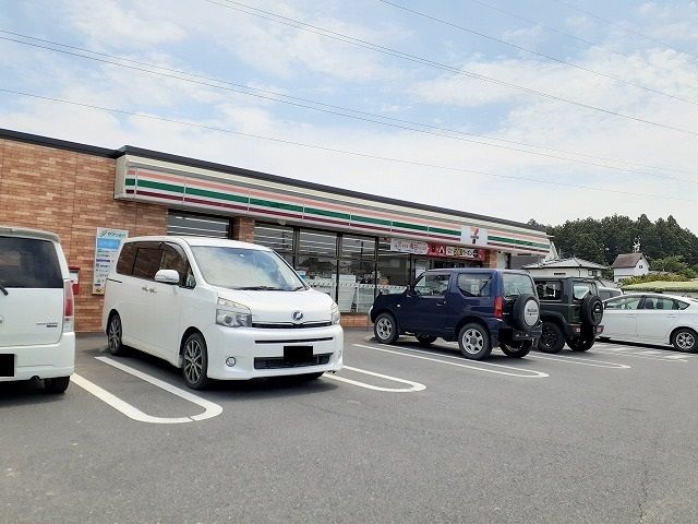 近くのセブンイレブン矢板富田店まで1,200m（徒歩15分）