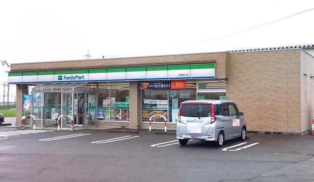 近くのコンビニまで800m（徒歩10分）