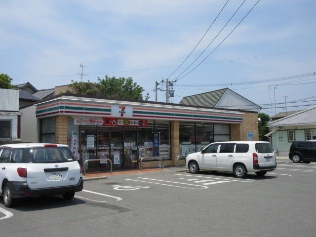 近くのセブンイレブンまで470m（徒歩6分）