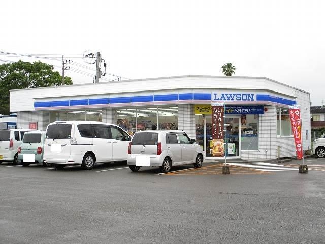近くのローソン宮崎阿波岐原町店まで500m（徒歩7分）