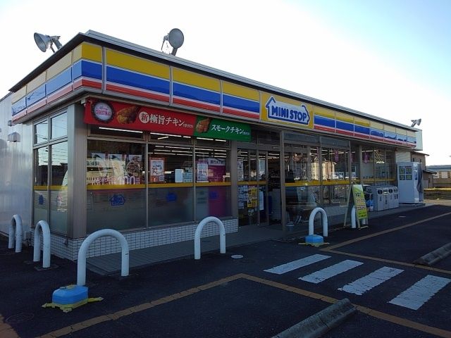 近くのミニストップ東松島鳴瀬店まで1,300m（徒歩17分）