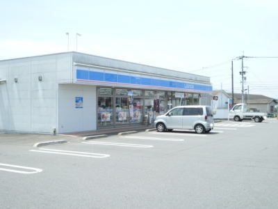 近くのローソンまで130m（徒歩2分）