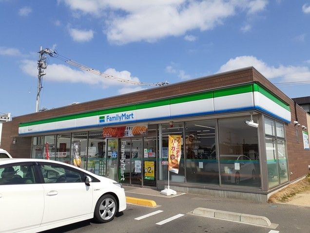 近くのファミリーマート岡山田中店まで950m(徒歩12分)