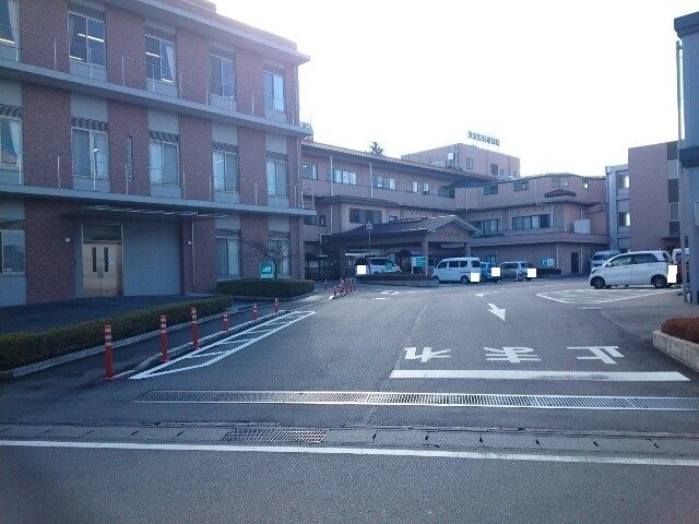 近くの公立七日市病院まで1,300m(徒歩17分)