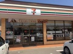 近くのセブンイレブン美里小茂田店まで800m(徒歩10分)