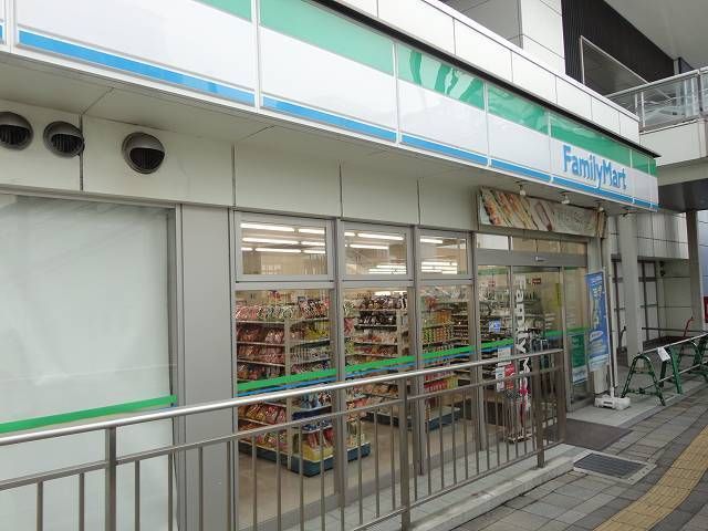 近くのコンビニまで450m（徒歩6分）