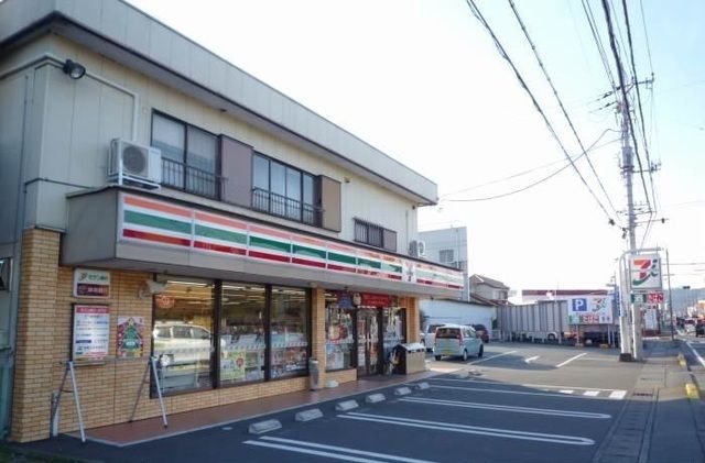 近くのセブンイレブン大仁田京店まで300m(徒歩4分)