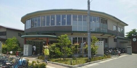 近くの流山市役所東部出張所まで700m（徒歩9分）