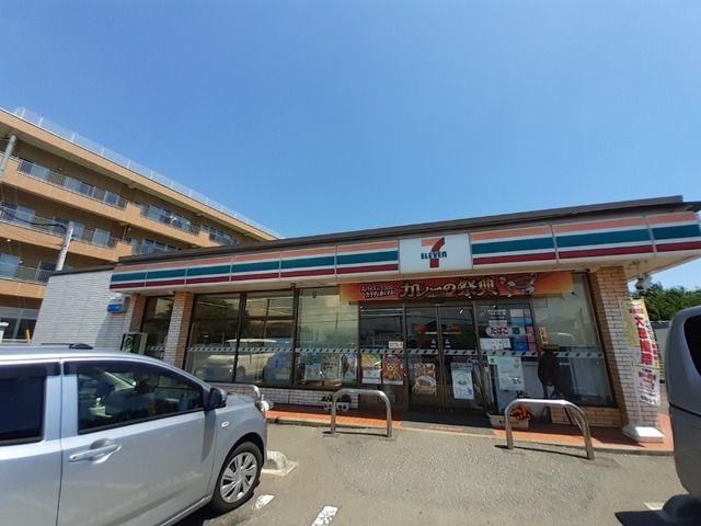 近くのコンビニまで350m（徒歩5分）